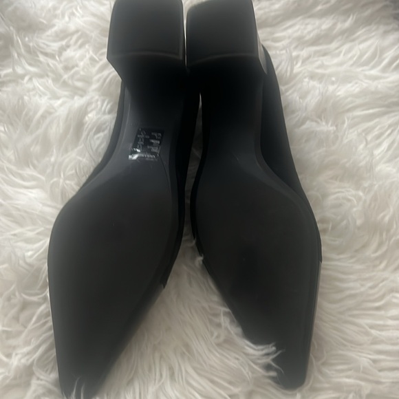 Vagabond Cap Toe Pump - Picture 6 of 6